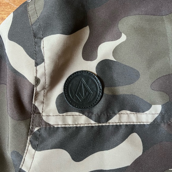 Volcom Enemy Stone Camo Army Green Women’s Hooded Jacket - Picture 9 of 11